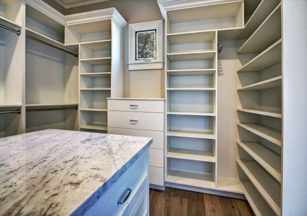 East Lansing Closet and Shelving Service
